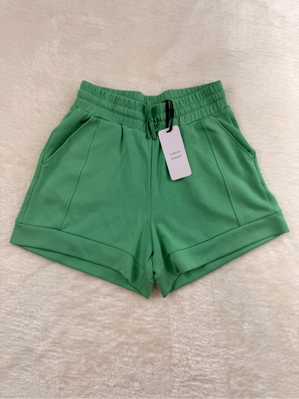 NWT Varley Women's Green Atrium High Rise Shorts 4.5” Size M